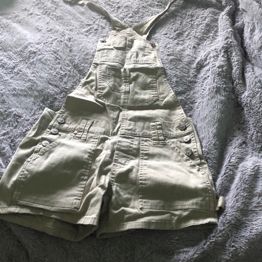 Size 3 overall shorts in khaki.